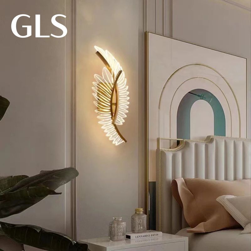 LED wall light in the shape of wings of light GLS™